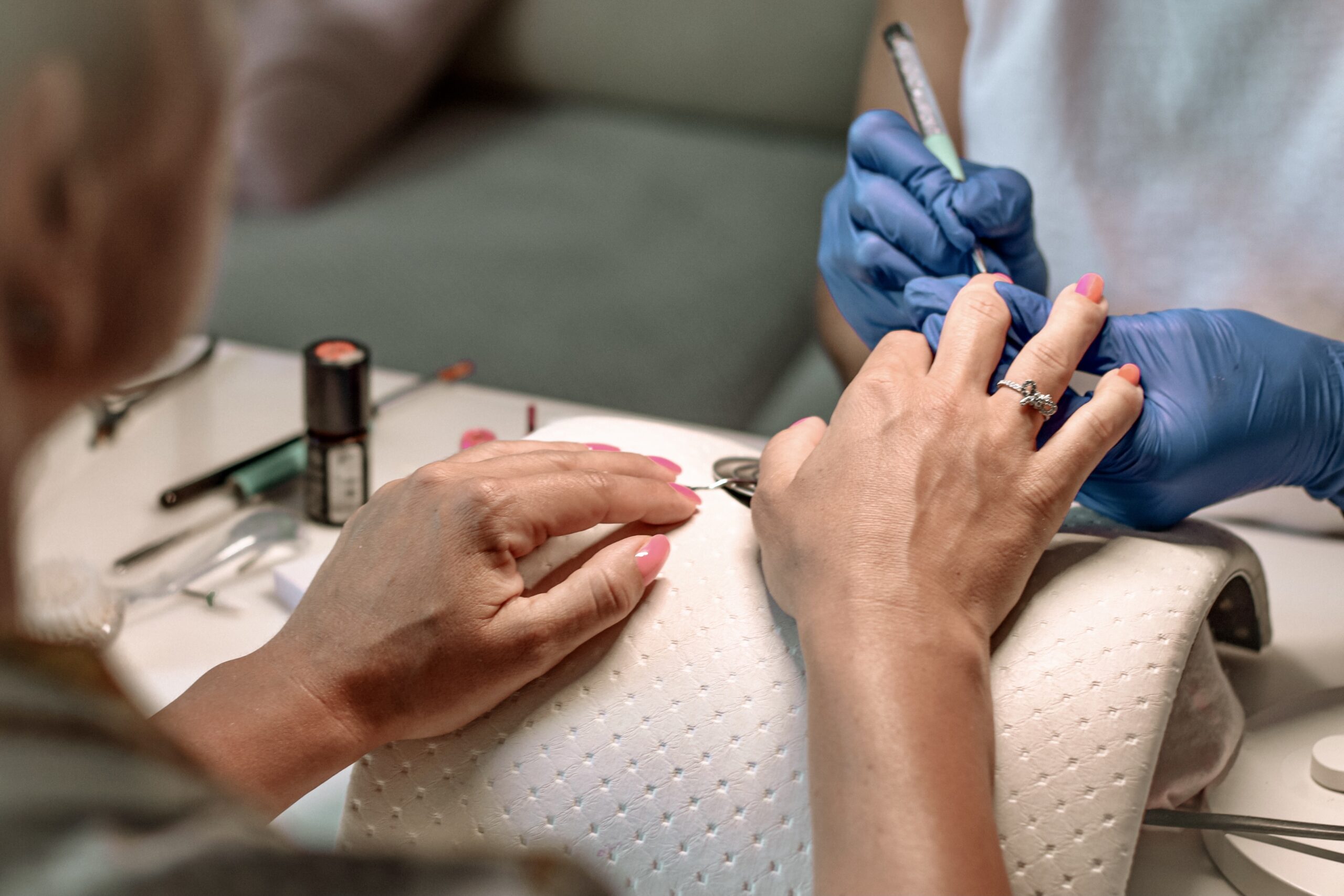 manicure-2023-11-27-05-02-33-utc